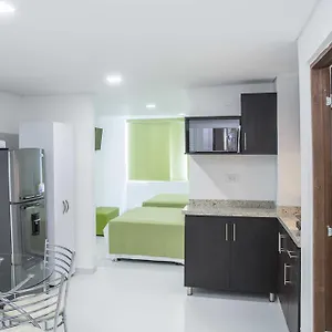1904 El Laguito Apartamento
